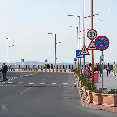 Adia 1- Faleaza Nord 公寓